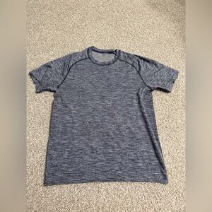 Lululemon Metal Vent Tech Surge Short Sleeve
Deep Navy / White